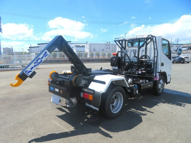 三菱ふそう キャンター 小型 コンテナ専用車 2RG-FBAV0(111621) 27枚目