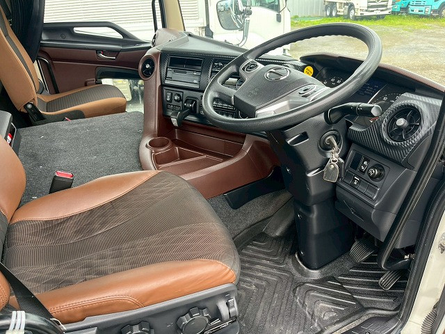 日野 プロフィア 大型 トラクタ 2DG-SH1EDGG(109395) 16枚目
