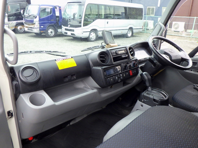 日野 デュトロ 小型 冷蔵冷凍バン 2RG-XZC605M(109190) 46枚目