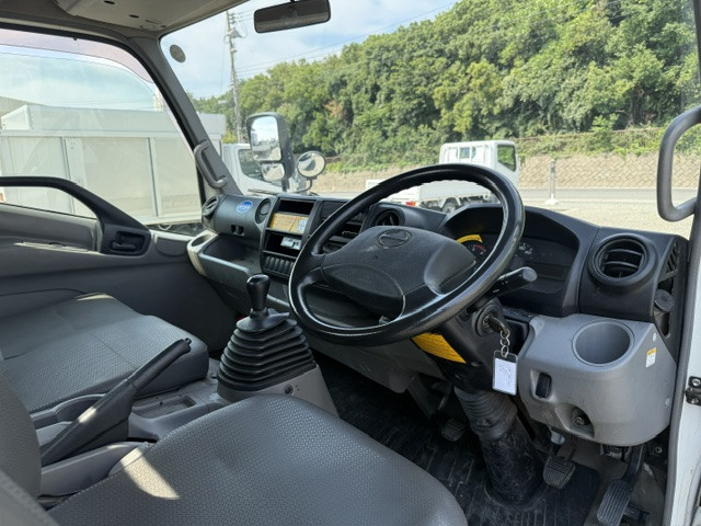 日野 デュトロ 小型 平ボディ TKG-XZC710M(111797) 32枚目