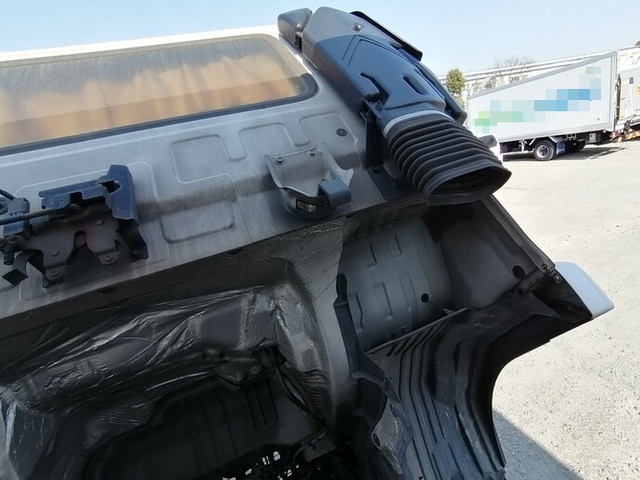 UDトラックス（日産） コンドル 中型 冷蔵冷凍バン PB-MK36B(5670) 76枚目