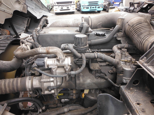 UDトラックス（日産） クオン 大型 ウィング ADG-CD4ZL(2168) 13枚目