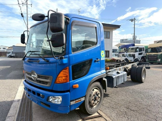 日野 レンジャー 増トン キャブ付きシャーシ QKG-FJ7JHAA(109488) 1枚目