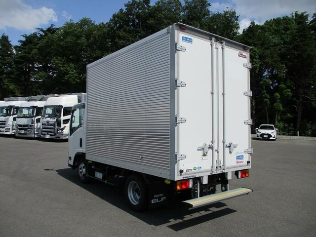 いすゞ エルフ 小型 バン 2RG-NLR88AN(10597) 4枚目
