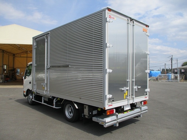 日野 デュトロ 中型 バン 2RG-XZU710(9412) 4枚目