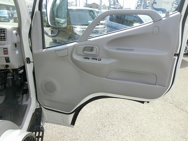 トヨタ ダイナ 小型 冷蔵冷凍バン BDG-XZU508(109598) 20枚目