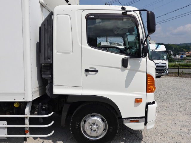 日野 レンジャー 増トン 冷蔵冷凍バン TKG-GD7JKAA(110361) 4枚目