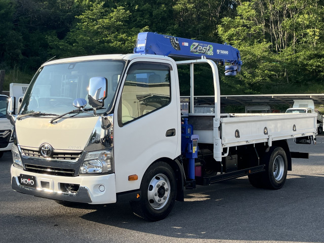 トヨタ ダイナ 小型 平ボディ（クレーン付） TKG-XZU712(105504) 1枚目