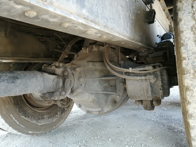UDトラックス（日産） クオン 大型 平ボディ ADG-CD4ZL(4964) 24枚目