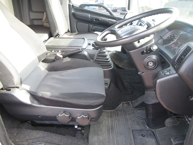 日野 レンジャー 中型 バン TKG-FD7JLAA(8181) 15枚目