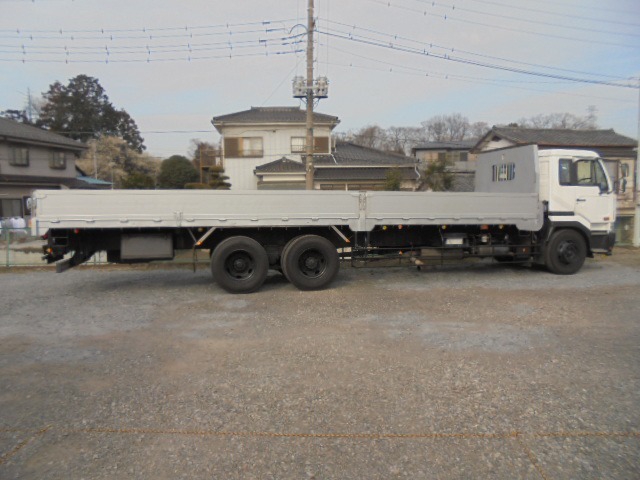 UDトラックス（日産） ビッグサム 大型 平ボディ KC-CD53CVH(9406) 8枚目