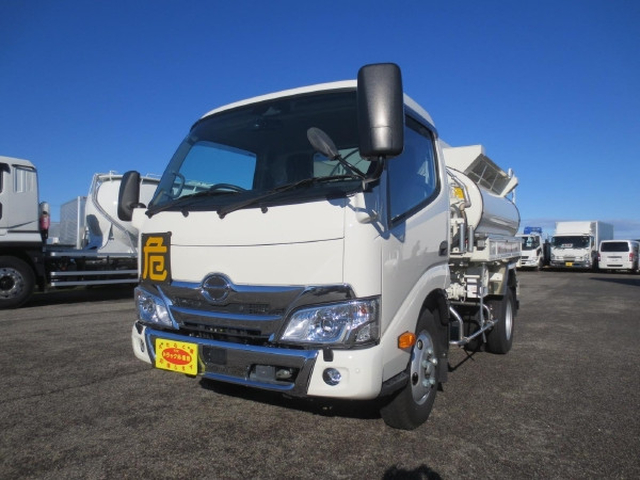 Hino dutro Small Tank truck 2KG-XZU600E(97622) 1枚目