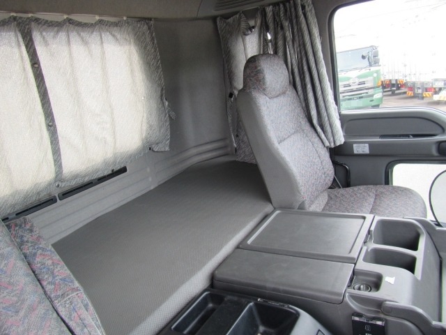 いすゞ ギガ 大型 ミキサー車 QKG-CXZ77AT(7341) 25枚目