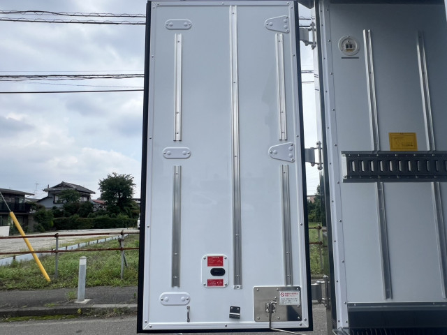 三菱ふそう キャンター 小型 冷蔵冷凍バン 2RG-FEAV0(107457) 16枚目