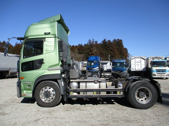 UDトラックス（日産） クオン 大型 トラクタ QKG-GK6XAD(9277) 8枚目