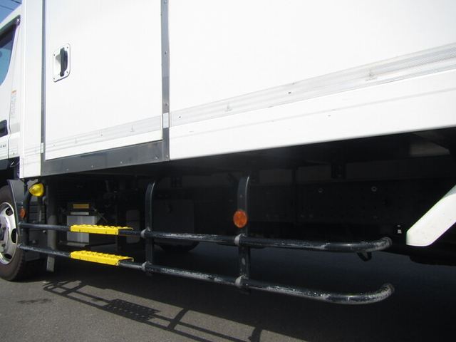 三菱ふそう キャンター 小型 冷蔵冷凍バン TPG-FEB50(9695) 25枚目