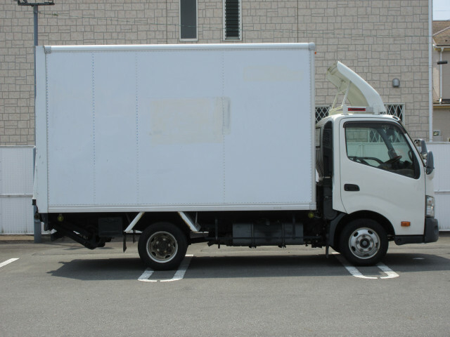 トヨタ ダイナ 小型 バン SKG-XZU700(6605) 5枚目