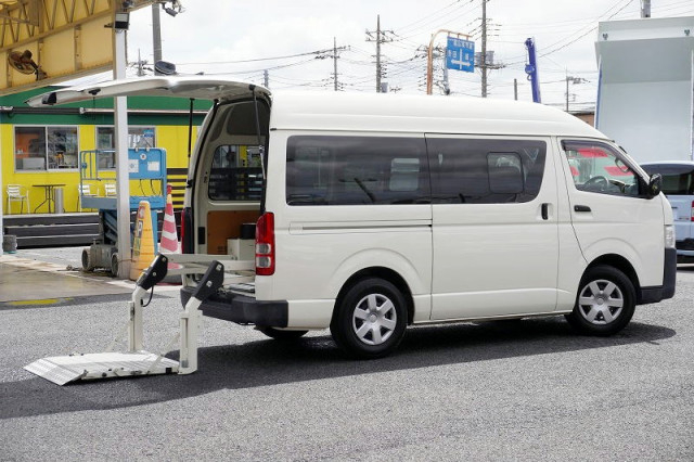 トヨタ ハイエース 小型 Translation missing: ja.item.body_keijou_enum.body_keijou_light_van CBF-TRH200K(110801) 9枚目