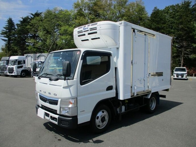 三菱ふそう キャンター 小型 冷蔵冷凍バン 2PG-FBAV0(9563) 1枚目