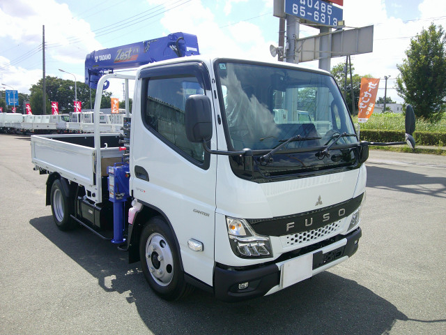 三菱ふそう キャンター 小型 平ボディ（クレーン付） 2RG-FBAVO(108799) 3枚目