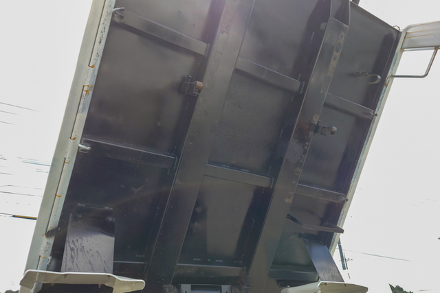 トヨタ ダイナ 小型 深ダンプ（土砂禁） PB-XZU311D(12813) 11枚目