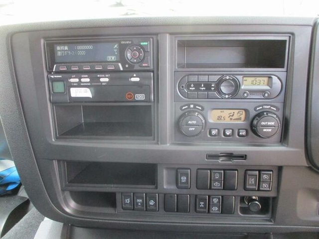 いすゞ ギガ 大型 ウィング 2PG-CYJ77C(11564) 18枚目