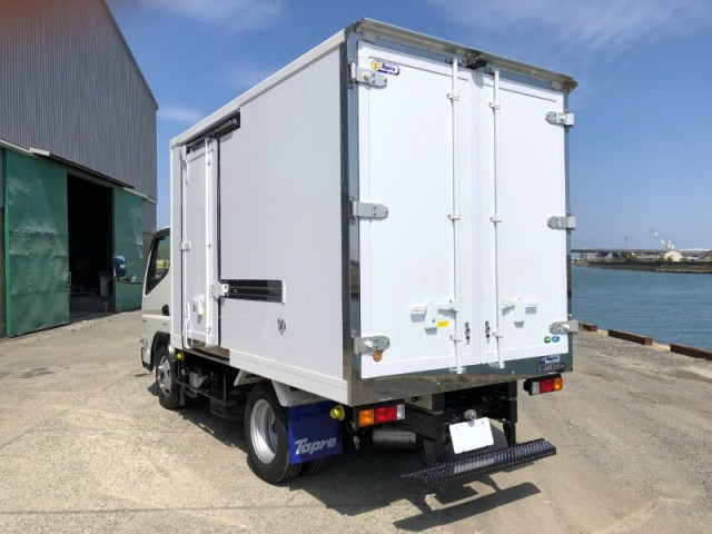 三菱ふそう キャンター 小型 冷蔵冷凍バン 2RG-FBAV0(105544) 3枚目