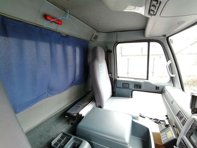 UDトラックス（日産） コンドル 中型 冷蔵冷凍バン PB-MK36A(5519) 5枚目