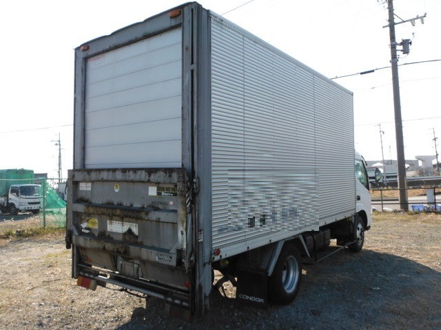 トヨタ ダイナ 小型 バン KK-XZU347(1223) 4枚目