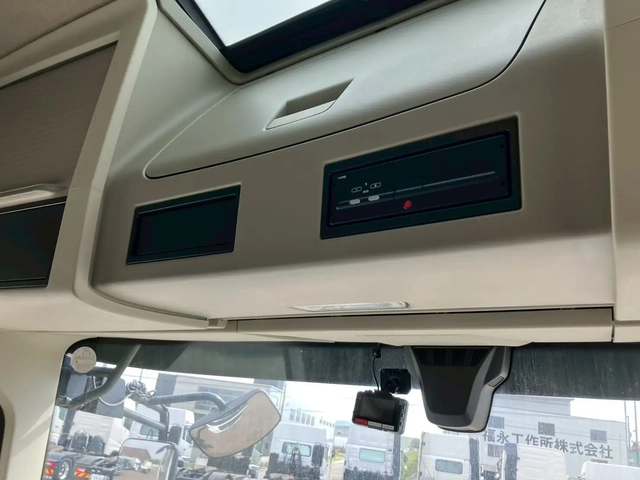 ボルボ 大型 トラクタ 2DG-KA2TEA1(106815) 42枚目