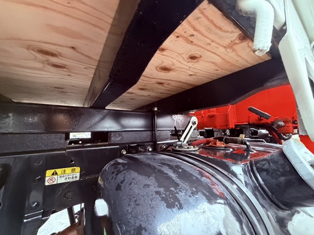 いすゞ エルフ 小型 平ボディ（クレーン付） TRG-NKR85A(112686) 19枚目