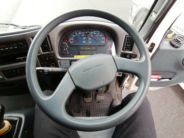 UDトラックス（日産） コンドル 中型 冷蔵冷凍バン PB-MK36A(5519) 6枚目