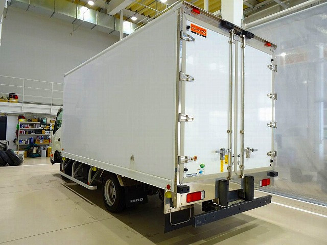 Hino dutro Small Freezer box_body 2KG-XZU775M(105440) 4枚目