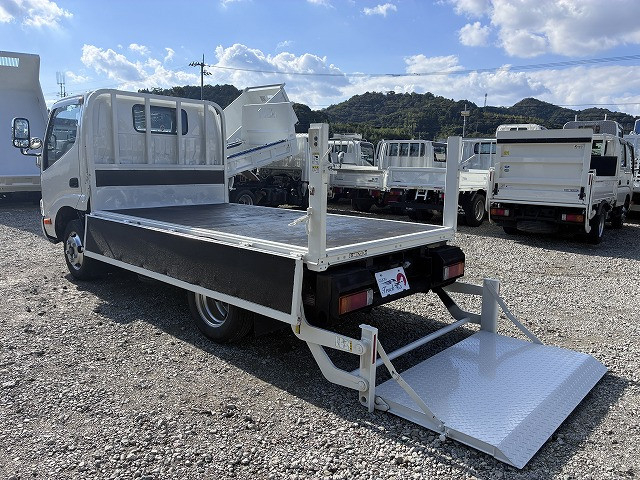 トヨタ トヨエース 小型 平ボディ TKG-XZC605(113130) 13枚目