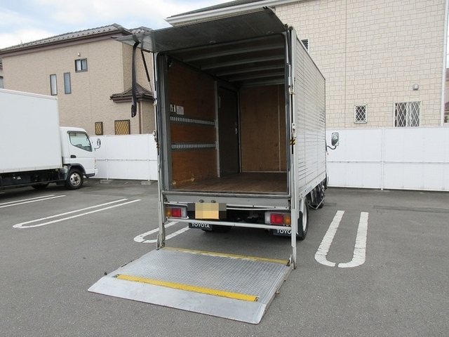 トヨタ ダイナ 小型 バン KK-XZU306(3541) 7枚目