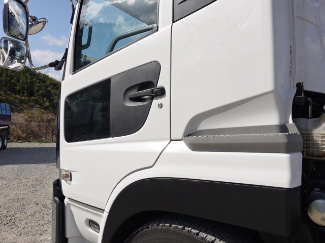 UDトラックス（日産） クオン 大型 トラクタ 2PG-GK5AAD(102610) 13枚目