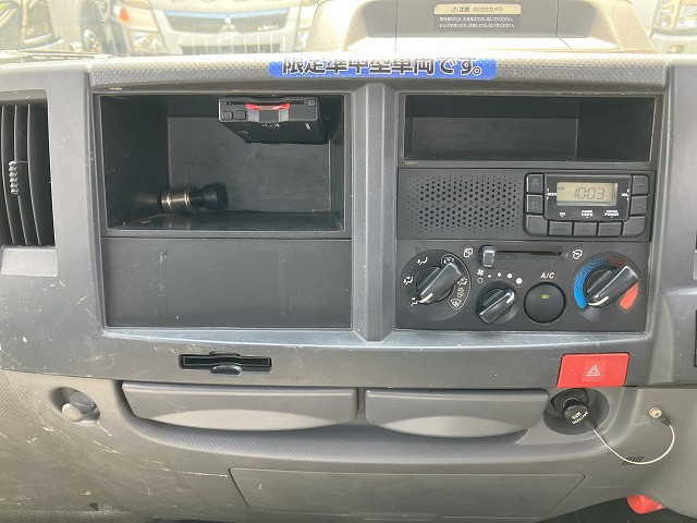 いすゞ エルフ 小型 平ボディ 2RG-NJR88A(109351) 40枚目