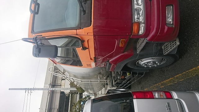 日野 プロフィア 大型 タンクローリー KL-CD48E(1358) 9枚目