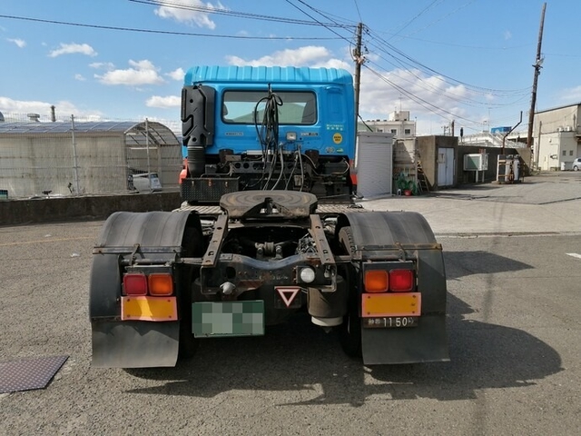UDトラックス（日産） クオン 大型 トラクタ AKG-GK4XAB(5651) 7枚目