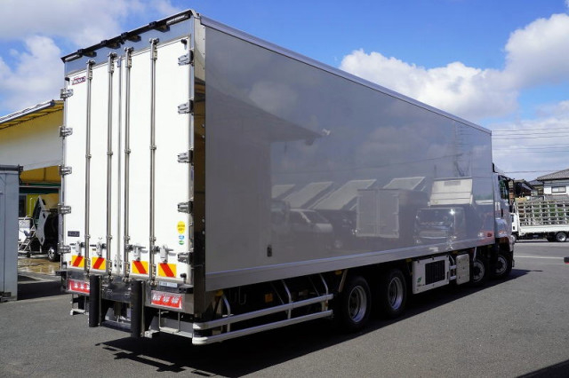 いすゞ ギガ 大型 冷蔵冷凍バン 2PG-CYJ77D(108636) 8枚目
