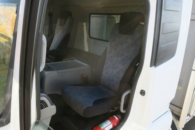 UDトラックス（日産） クオン 中型 ウィング TKG-MK38L(35670) 22枚目