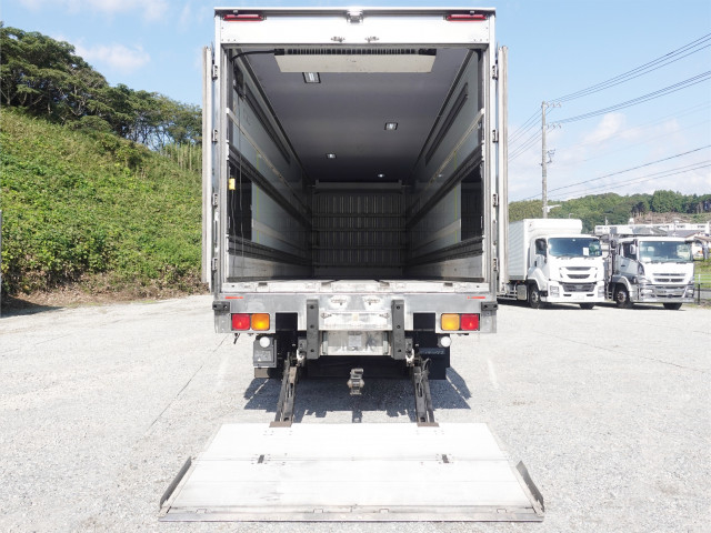 UDトラックス（日産） クオン 大型 冷蔵冷凍バン QPG-CD5ZA(112957) 10枚目