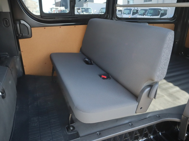 トヨタ ハイエース 小型 バン 3BF-TRH200V(99120) 37枚目