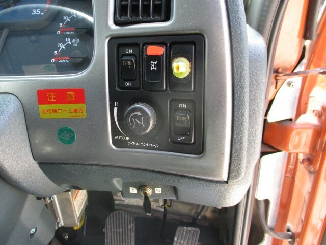 UDトラックス（日産） コンドル 中型 平ボディ（クレーン付） BDG-MK37D(9295) 54枚目