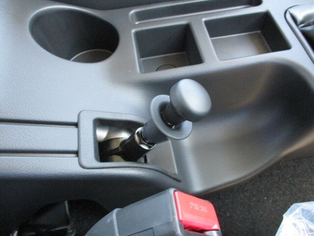 三菱ふそう ファイター 中型 平ボディ（クレーン付） 2KG-FK62F(6750) 11枚目