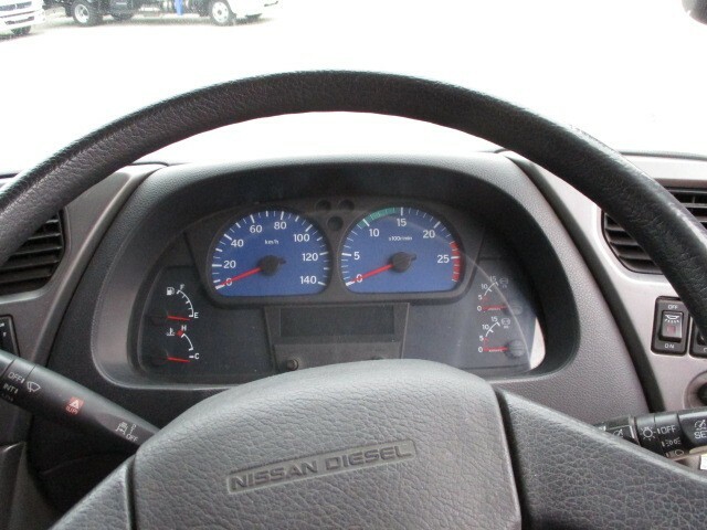 UDトラックス（日産） クオン 大型 ウィング PKG-CD4ZA(8857) 46枚目