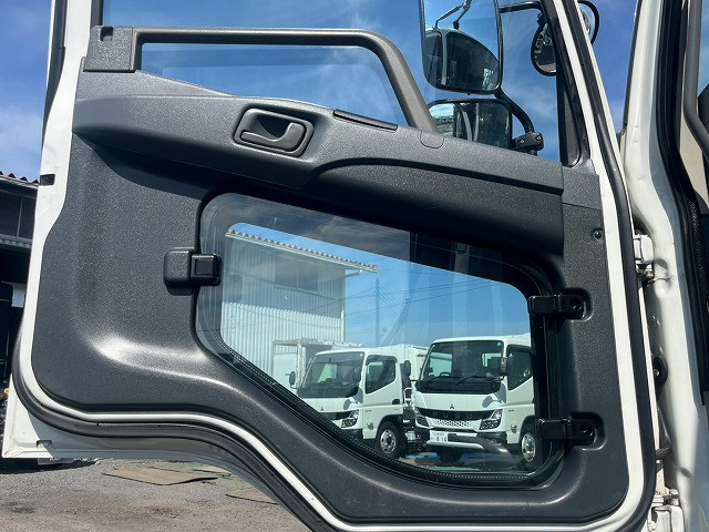 三菱ふそう ファイター 増トン 平ボディ（クレーン付） QKG-FK65FZ(113670) 23枚目