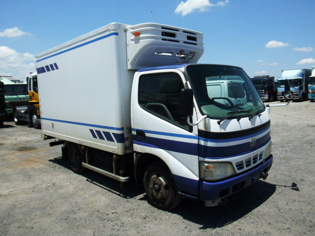 トヨタ ダイナ 小型 冷蔵冷凍バン PB-XZU306(1030) 3枚目