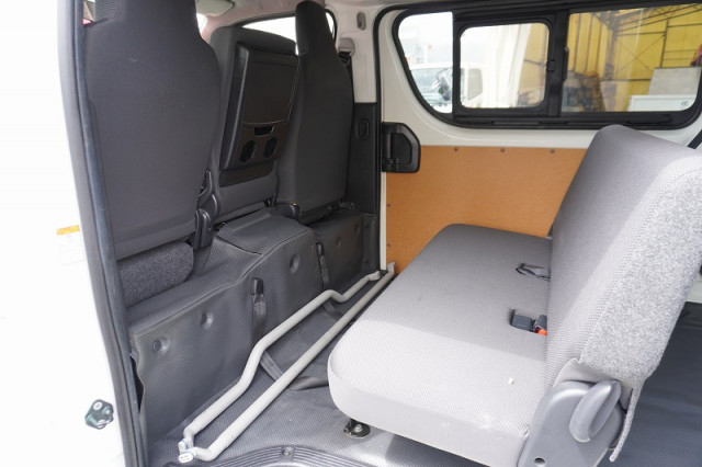 トヨタ ハイエース 小型 Translation missing: ja.item.body_keijou_enum.body_keijou_light_van CBF-TRH200K(110801) 27枚目