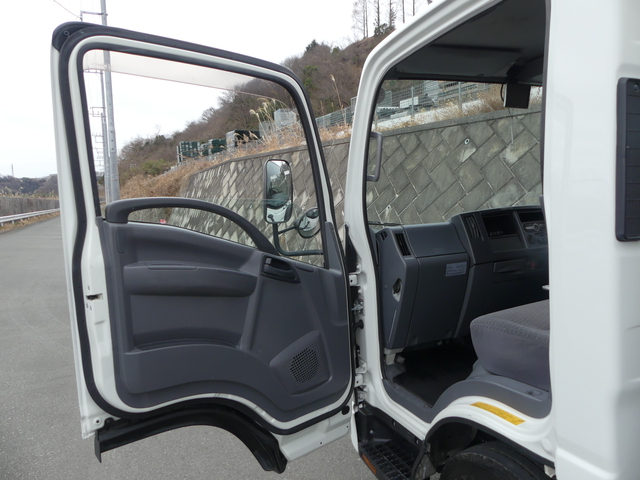 いすゞ エルフ 小型 バン TRG-NLR85AN(57243) 29枚目